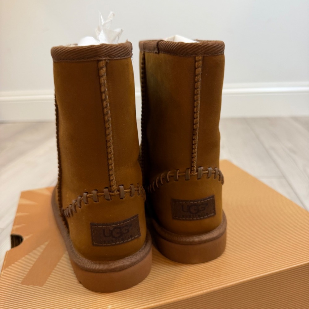 UGG Kids Classic Short Deco Chestnut Suede Boots 1009254K Size 2 NEW - Picture 5 of 10
